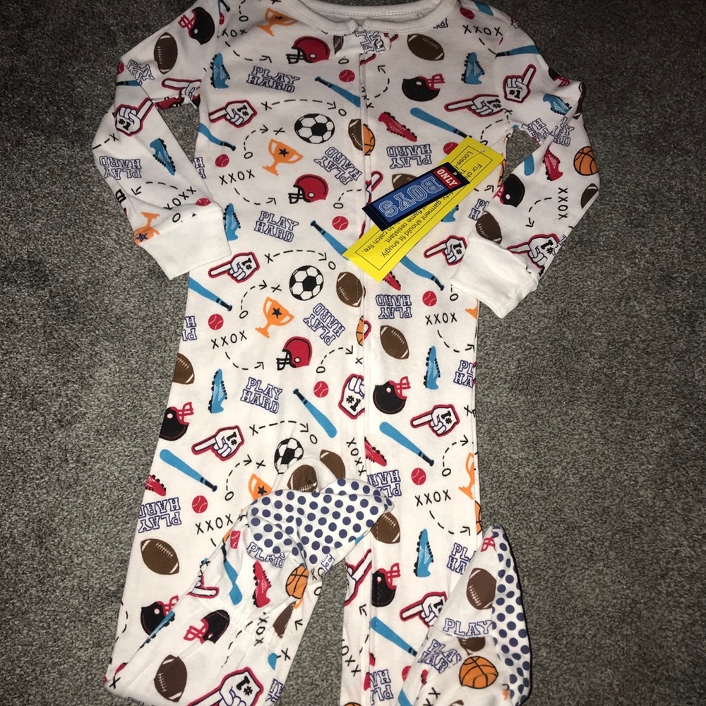 NWT Only Boys 3T Sports Themed Footed Pajamas Ball
